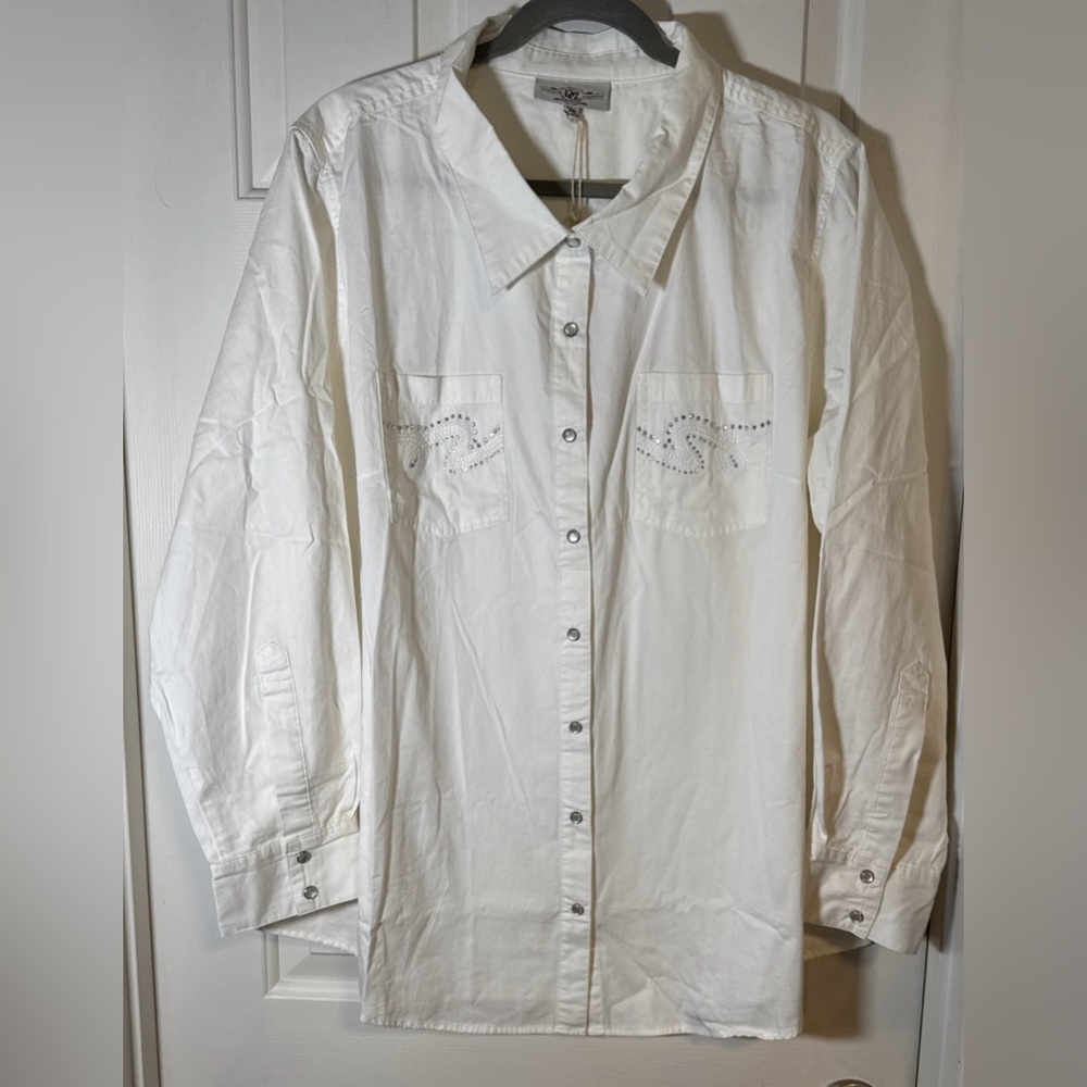 NWT. Western. Rodeo Women’s Shirt White, Pearly Button Down Long Sleeve Top 3XL
